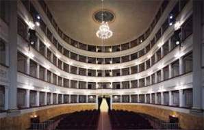 Teatro G. Pacini  (interno)