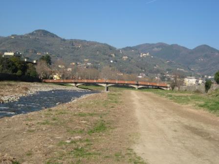 lungo fiume pescia