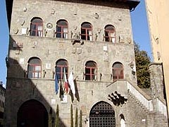 palazzo del Vicario -Piazza Mazzini 1