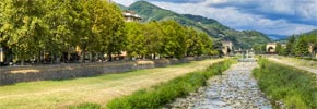 passeggiata lungo il fiume