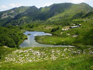 Lago Nero con Bivacco